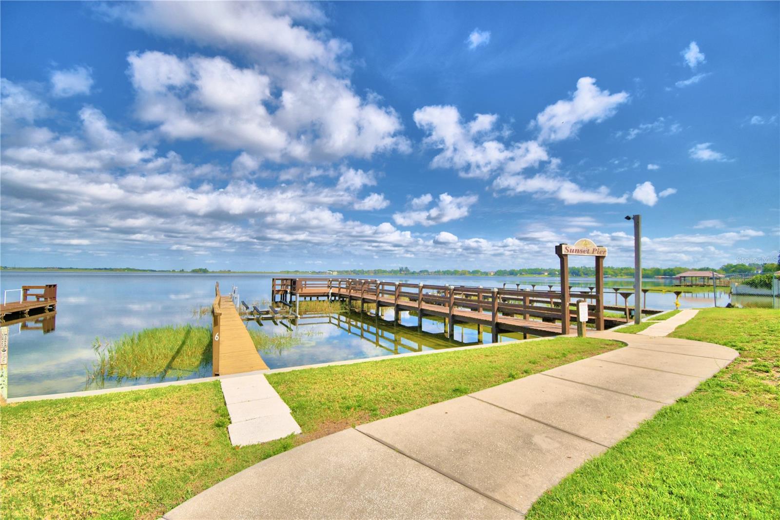 ARIANA SHORES MHP - Residential