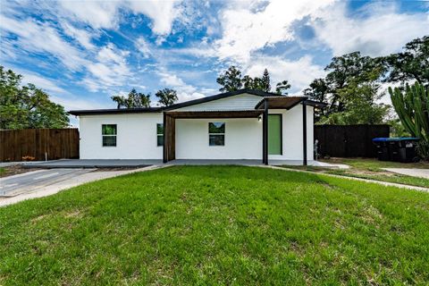 Photo of 5621 Lunsford Drive, Orlando, FL 32818 (MLS # O6341000)