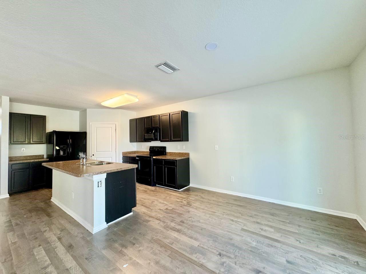 ZEPHYR RDG PH 1-A - Residential Lease