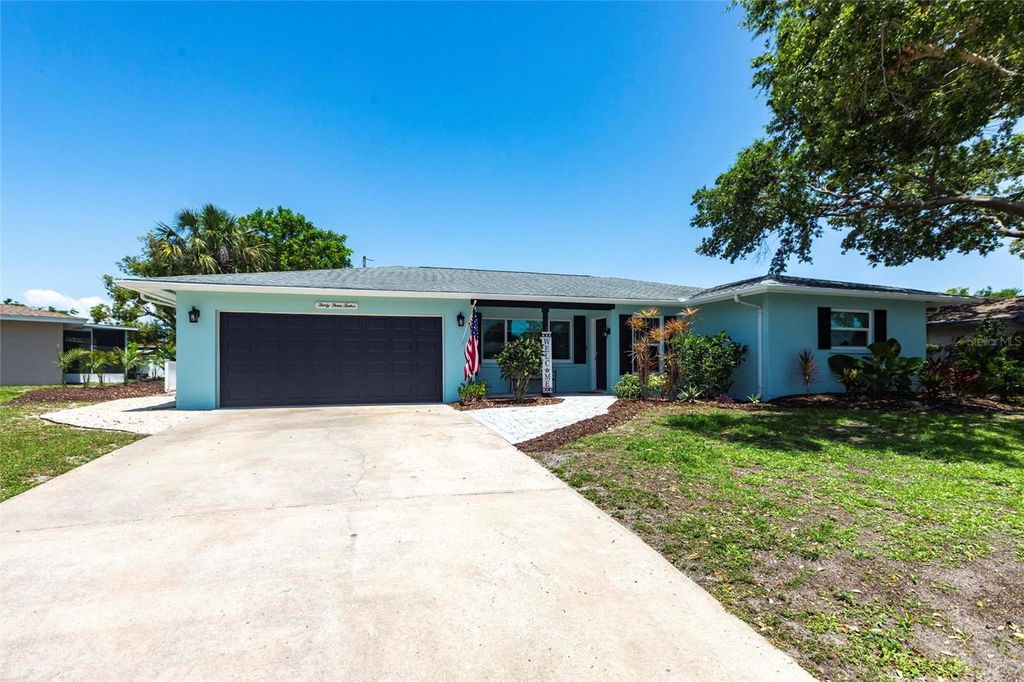 Photo of 3312 Kenmore Drive, Sarasota, FL 34231 (MLS # TB8396743)