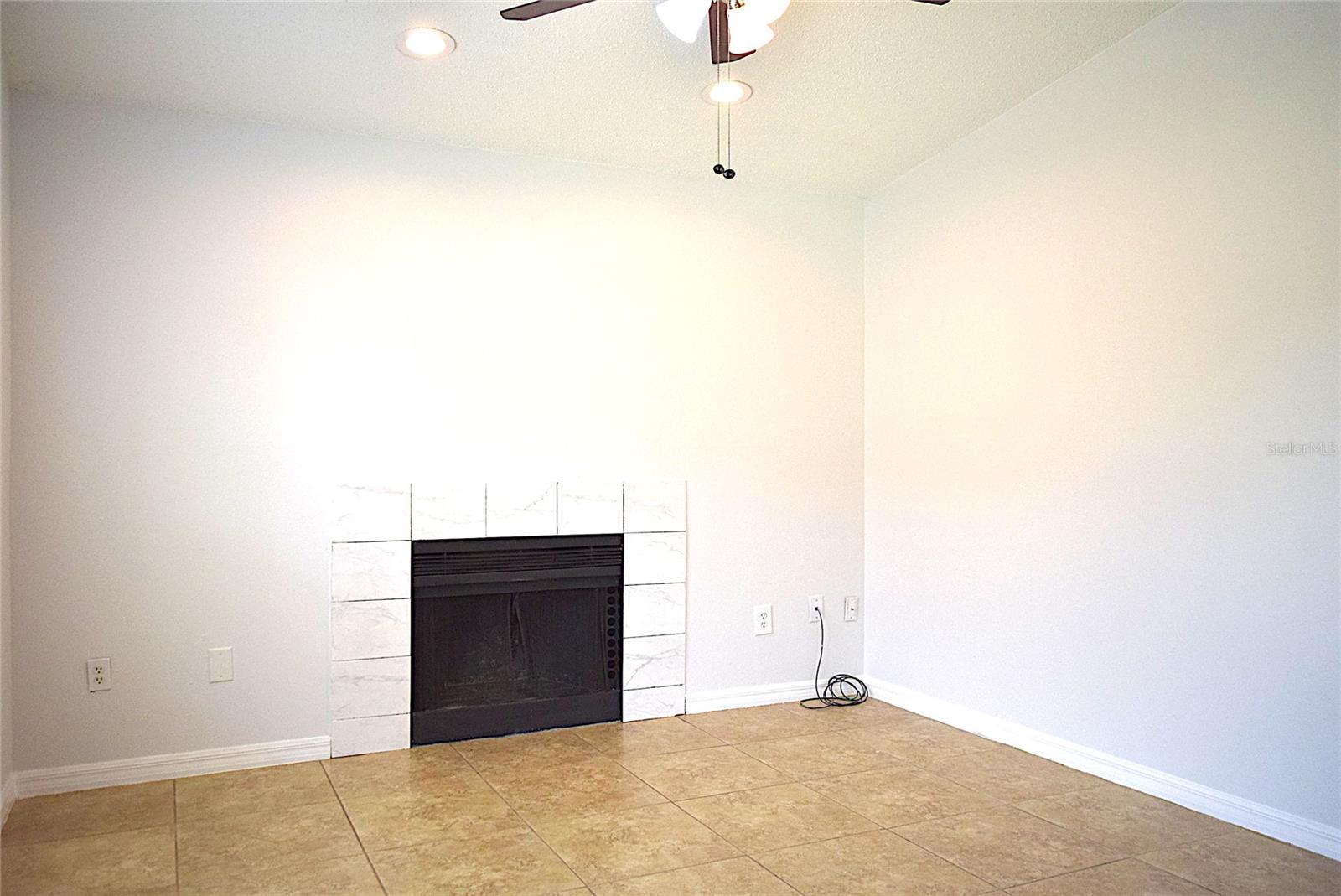 HEATHER LAKES UNIT XVII - Residential Lease