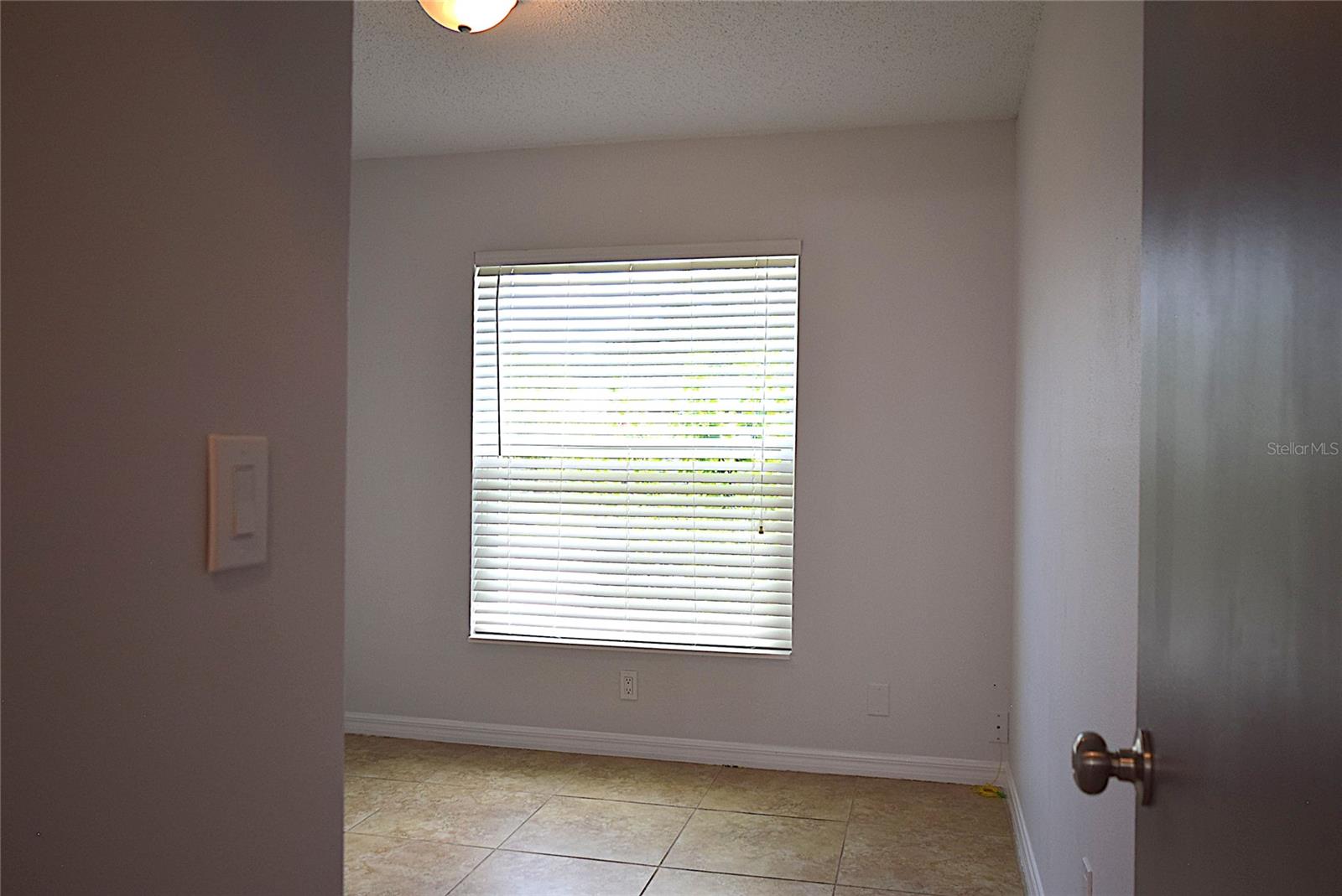 HEATHER LAKES UNIT XVII - Residential Lease