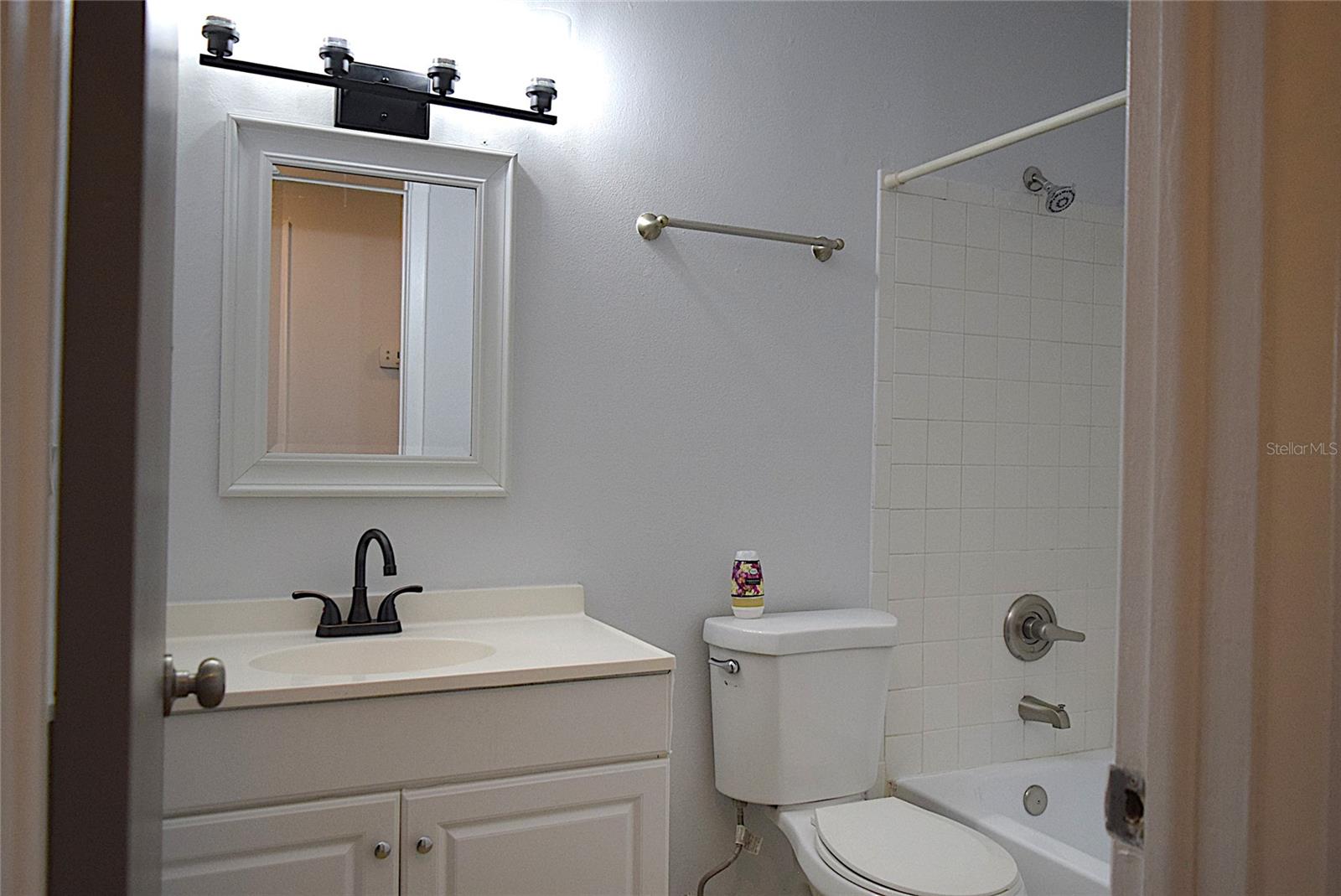 HEATHER LAKES UNIT XVII - Residential Lease