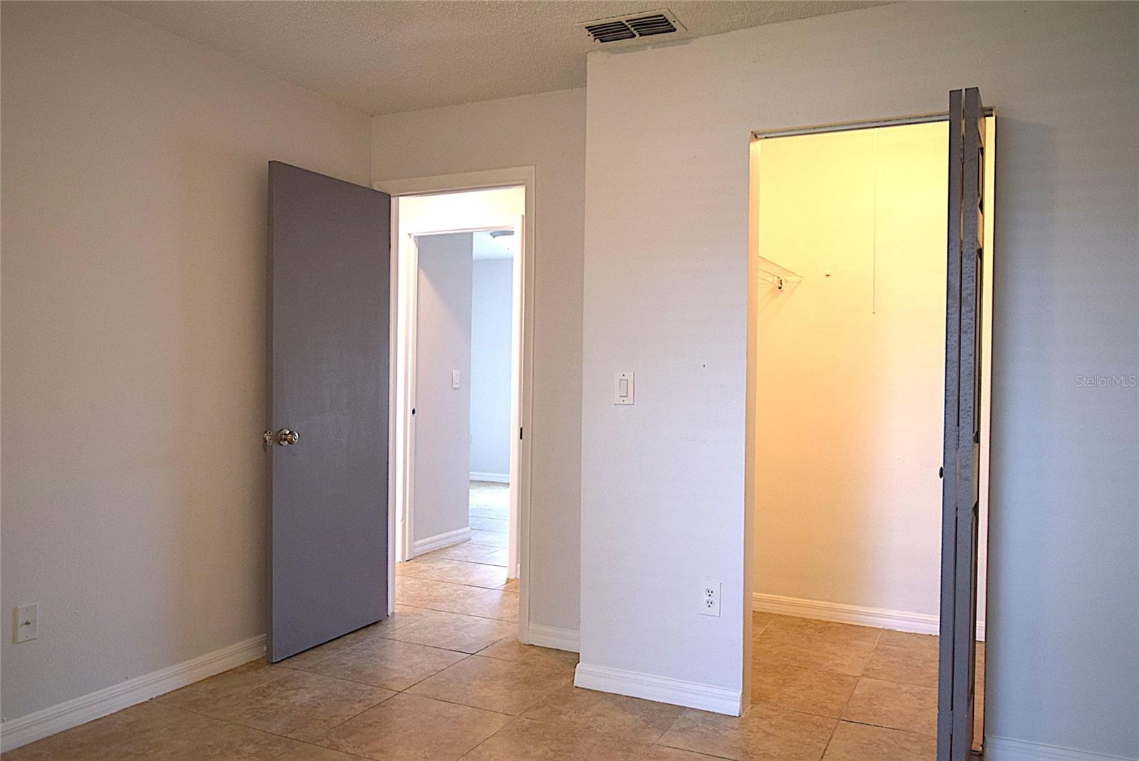 HEATHER LAKES UNIT XVII - Residential Lease