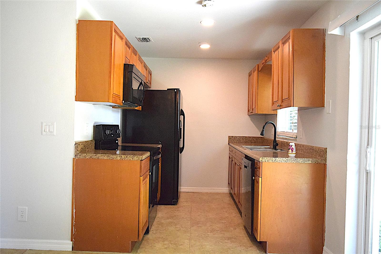 HEATHER LAKES UNIT XVII - Residential Lease