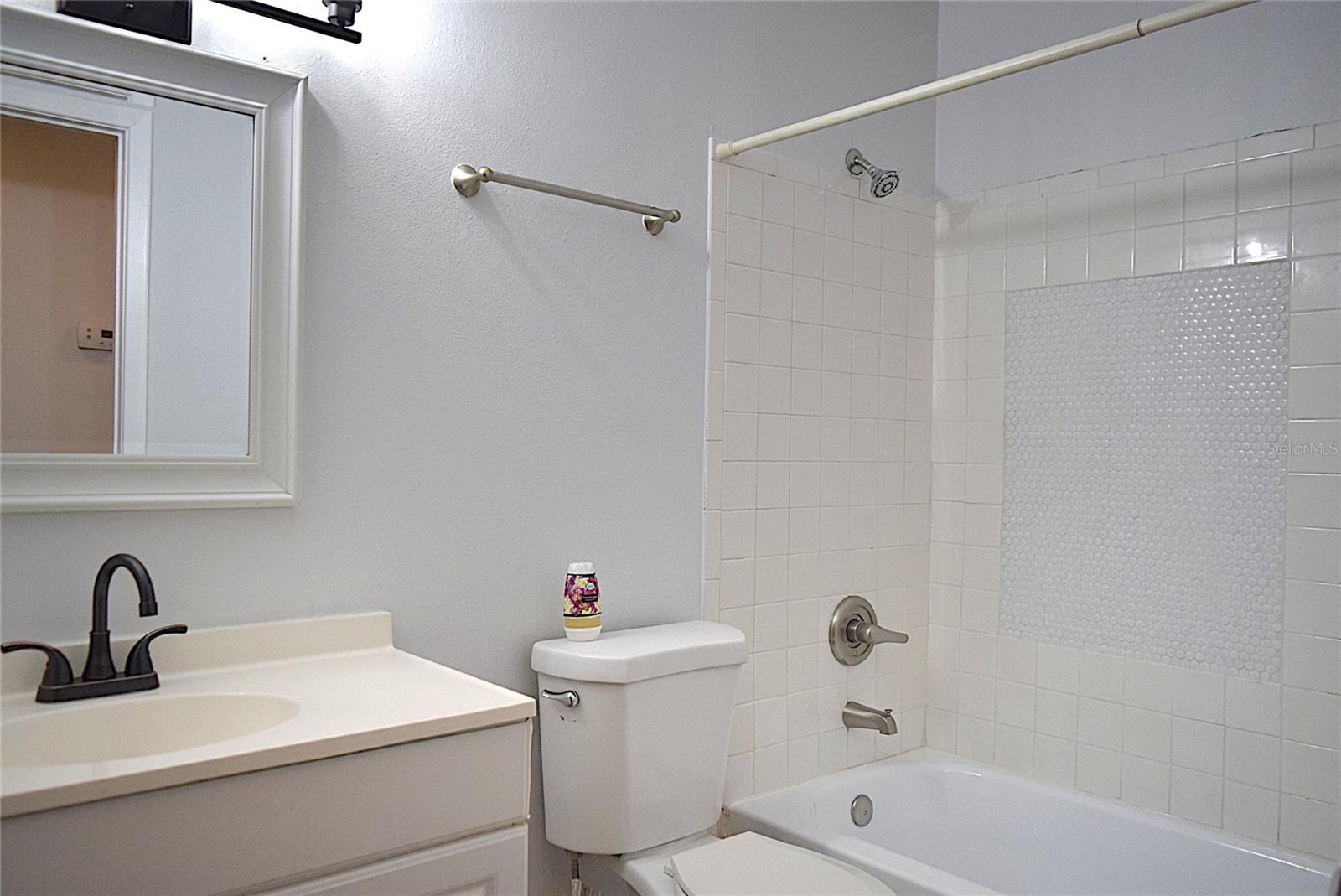 HEATHER LAKES UNIT XVII - Residential Lease