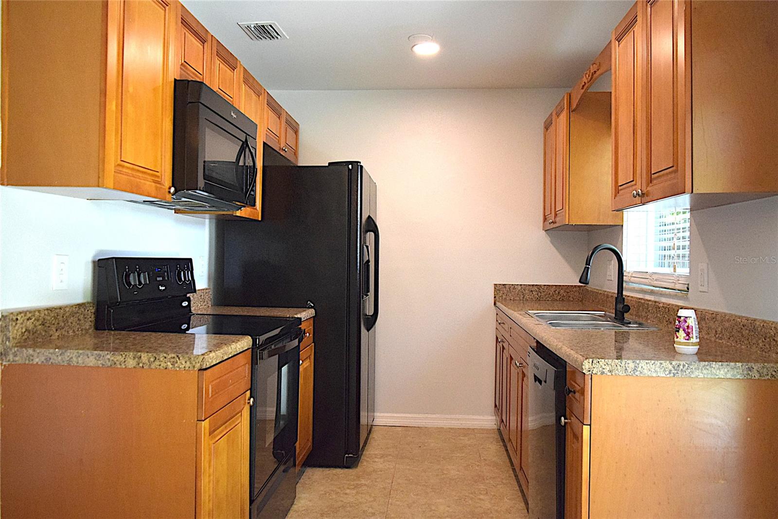 HEATHER LAKES UNIT XVII - Residential Lease