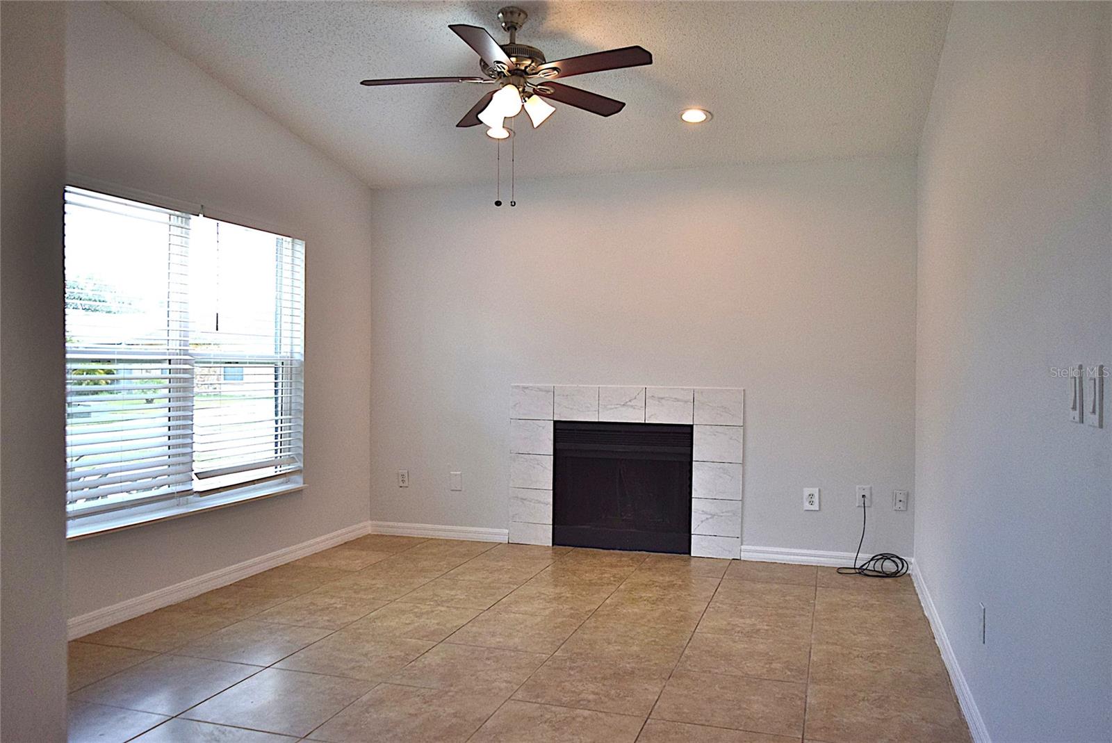 HEATHER LAKES UNIT XVII - Residential Lease