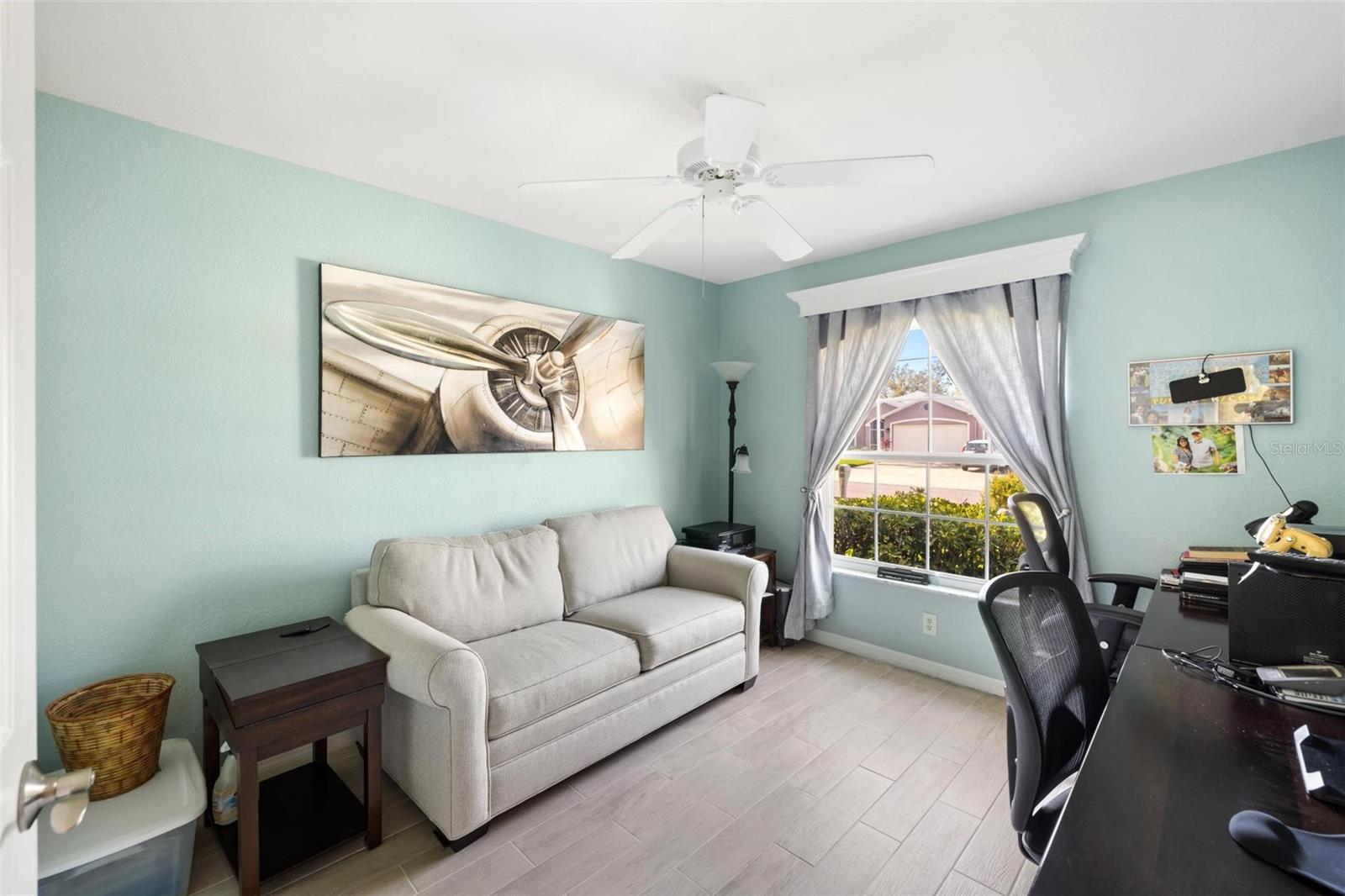 1332 HEDGEWOOD CIRCLE