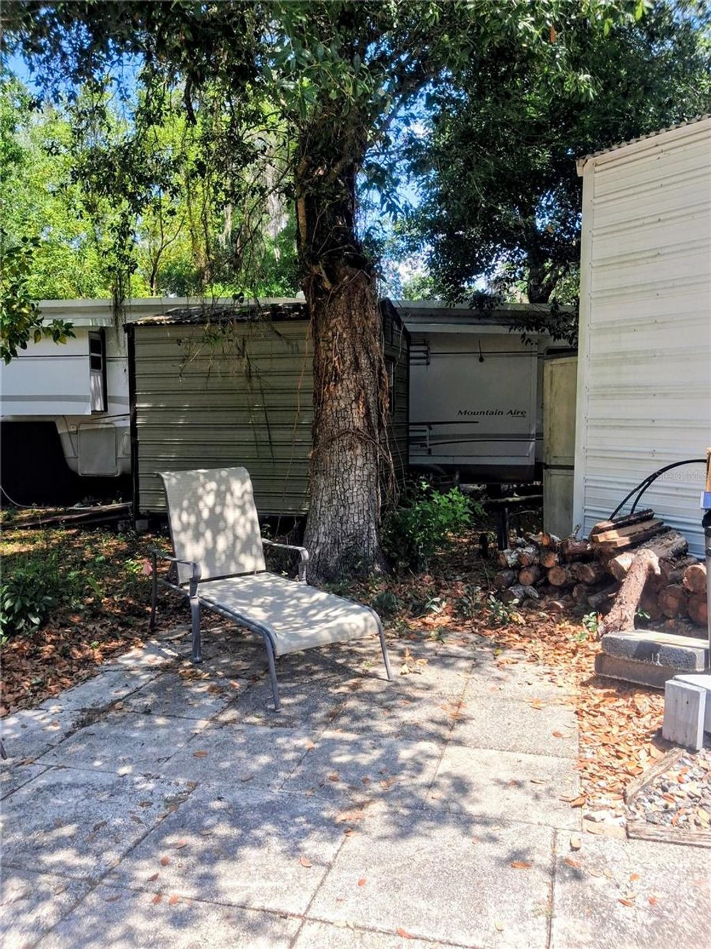 Photo of 25225 141st Lane NE, Fort Mccoy, FL 32134 (MLS # O6411082)