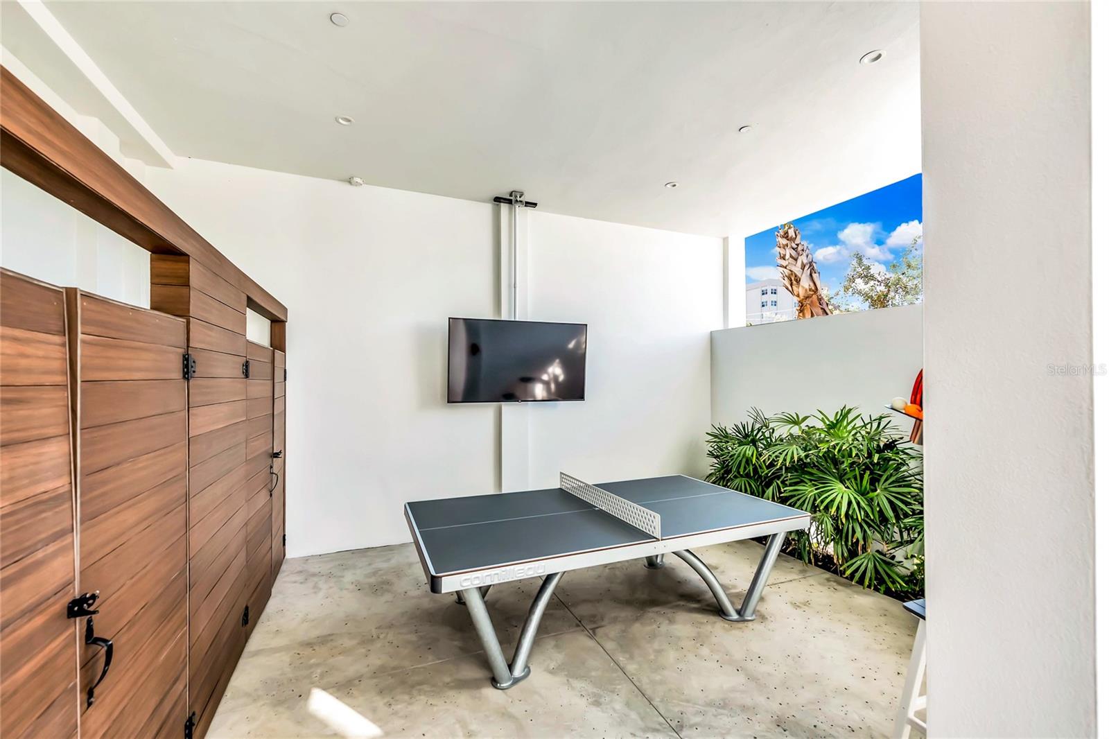 29 BEACH LAND CONDOMINIUM - Residential