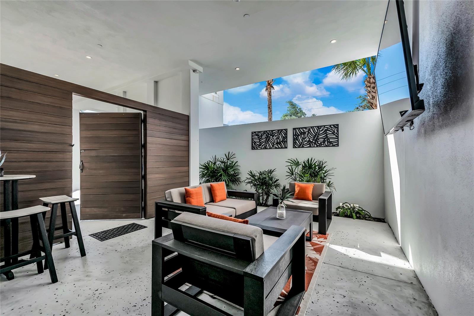 29 BEACH LAND CONDOMINIUM - Residential