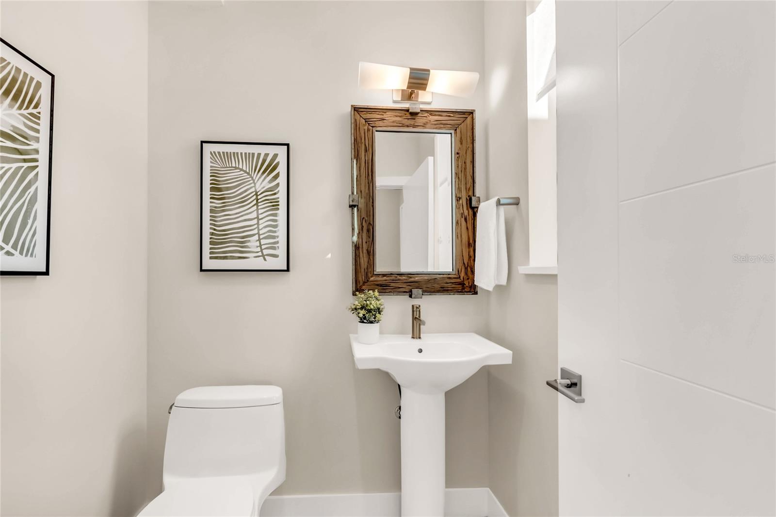 29 BEACH LAND CONDOMINIUM - Residential