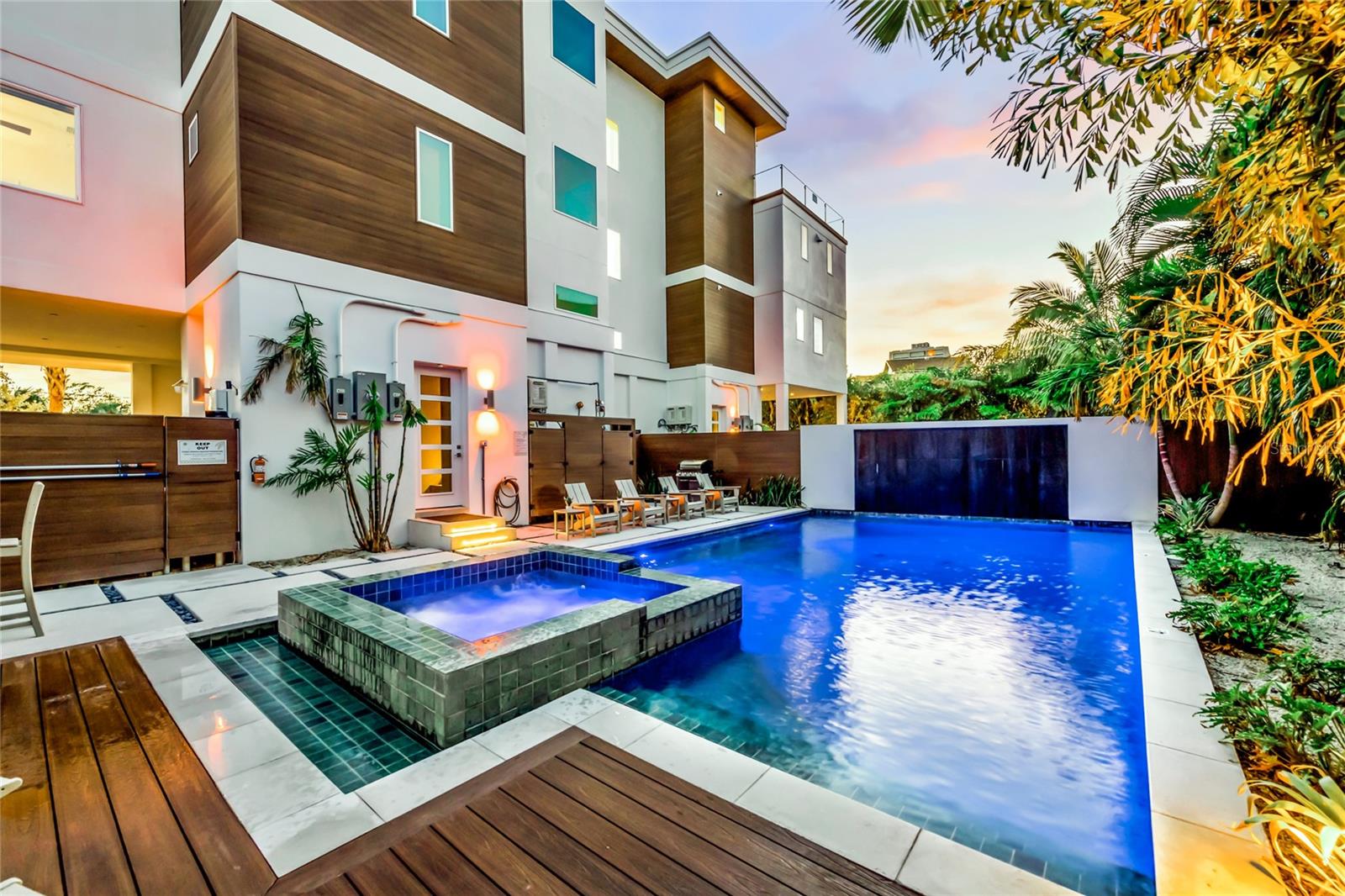 29 BEACH LAND CONDOMINIUM - Residential