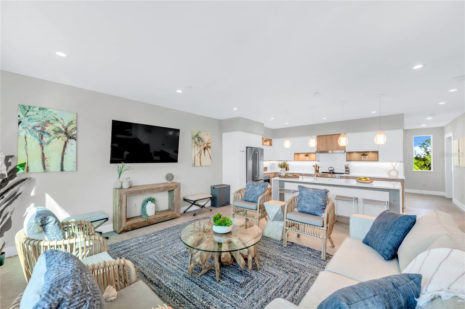 29 BEACH LAND CONDOMINIUM - Residential