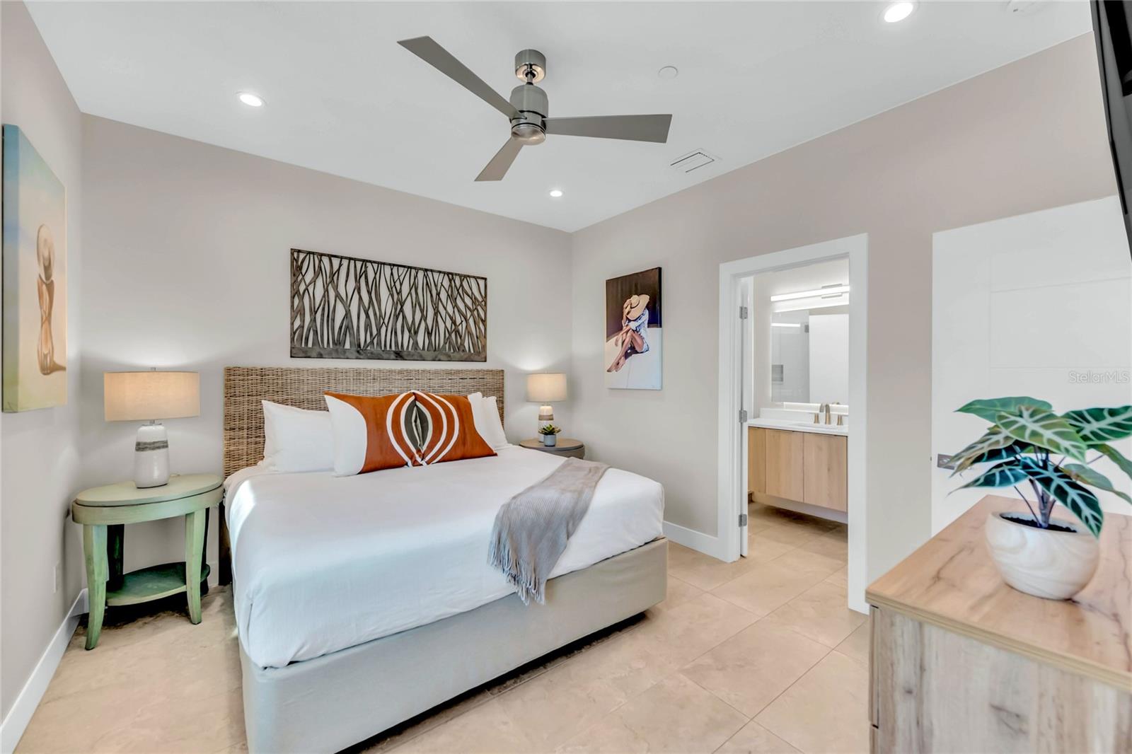 29 BEACH LAND CONDOMINIUM - Residential