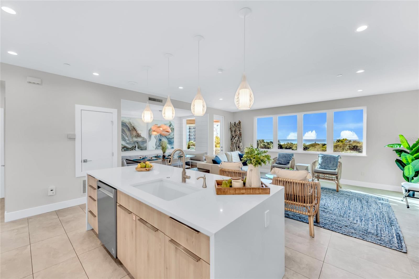 29 BEACH LAND CONDOMINIUM - Residential