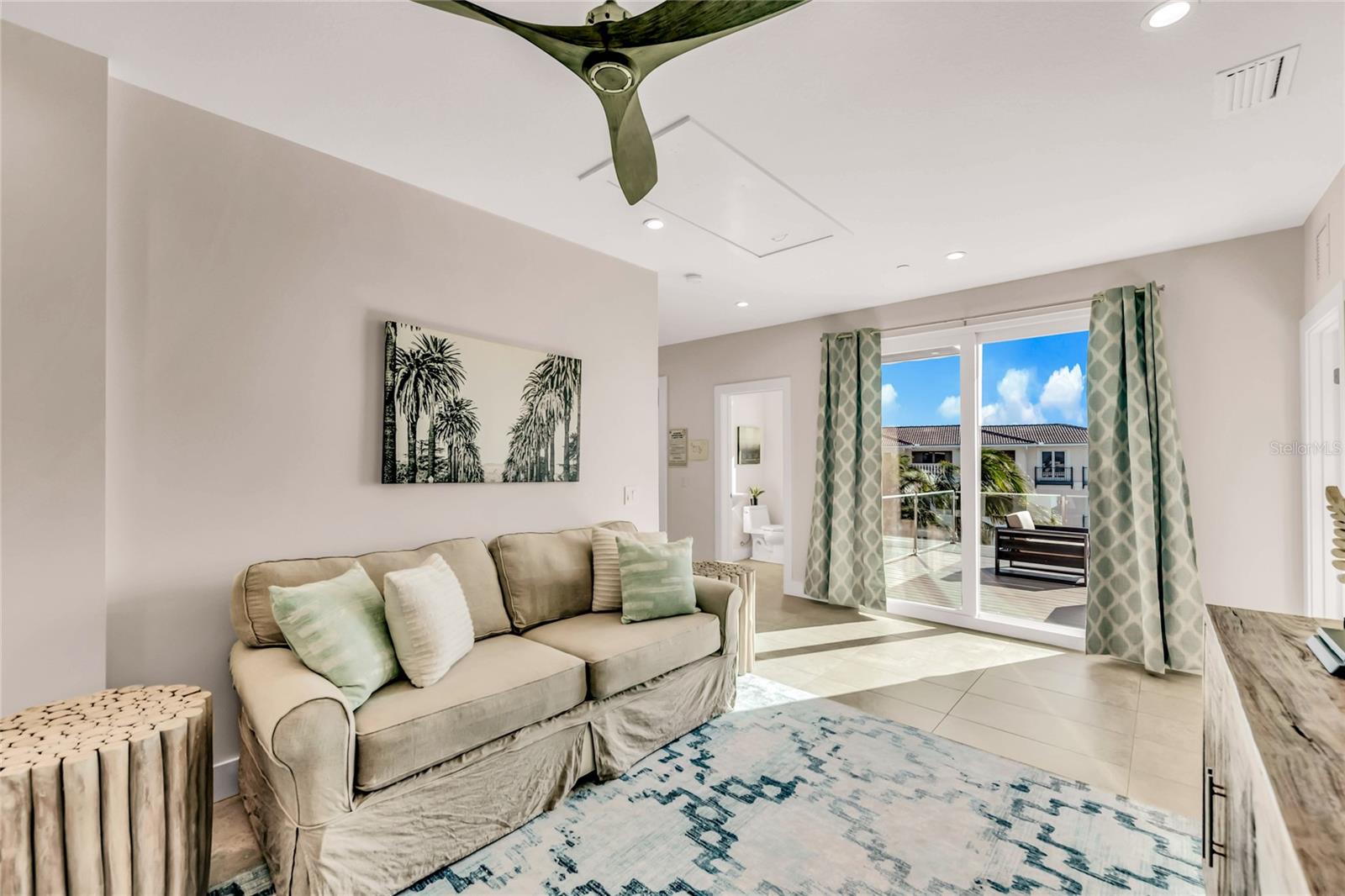 29 BEACH LAND CONDOMINIUM - Residential