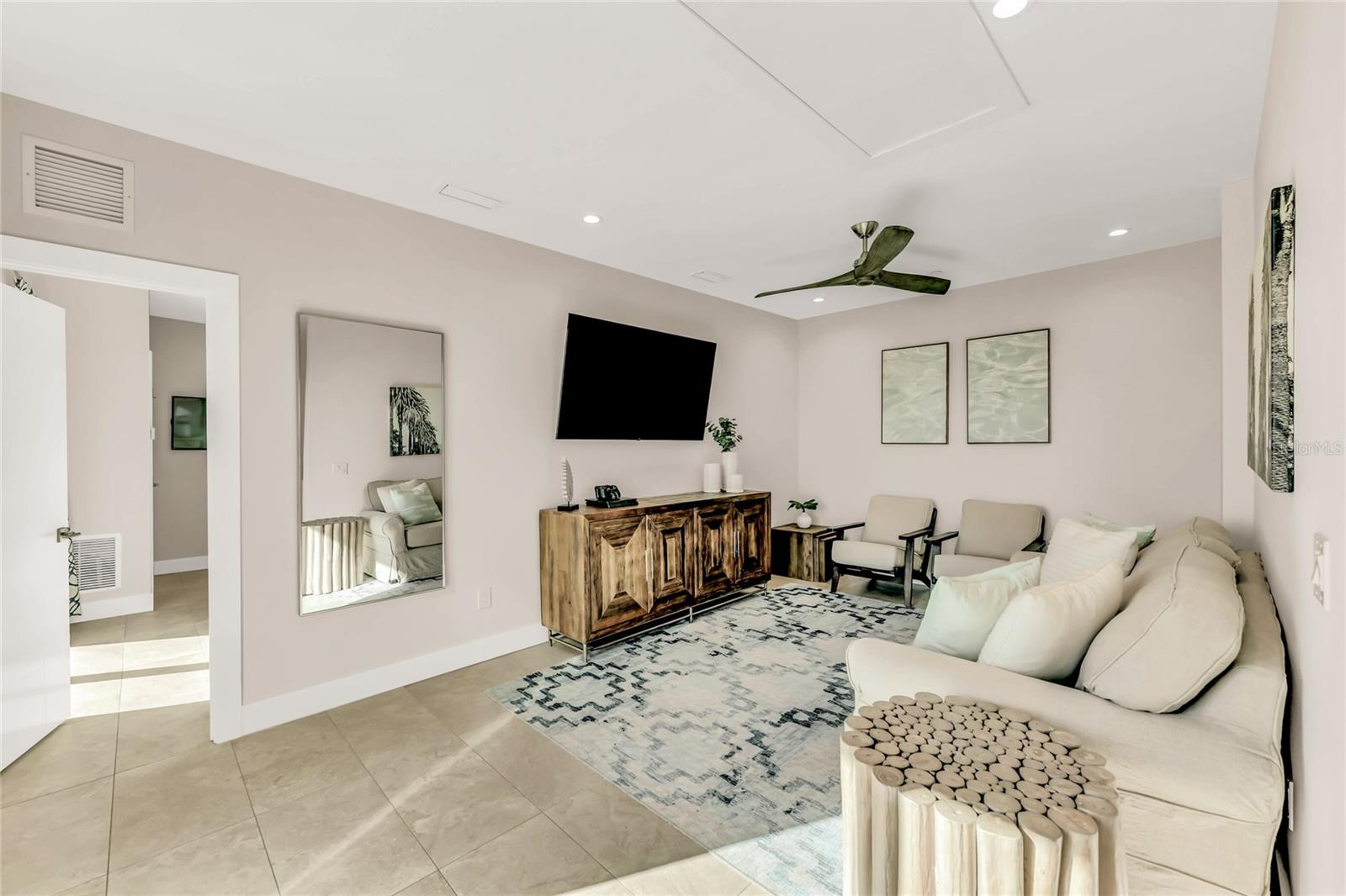 29 BEACH LAND CONDOMINIUM - Residential