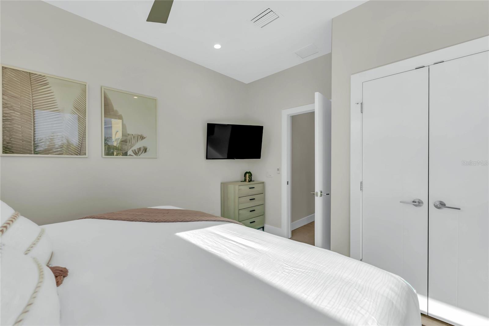 29 BEACH LAND CONDOMINIUM - Residential