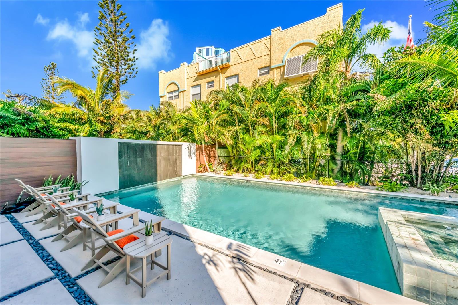 29 BEACH LAND CONDOMINIUM - Residential