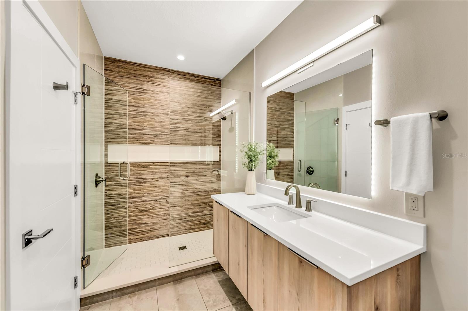 29 BEACH LAND CONDOMINIUM - Residential