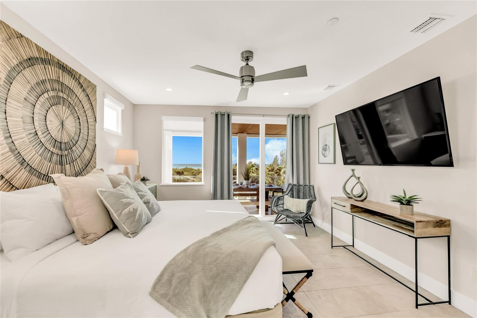 29 BEACH LAND CONDOMINIUM - Residential