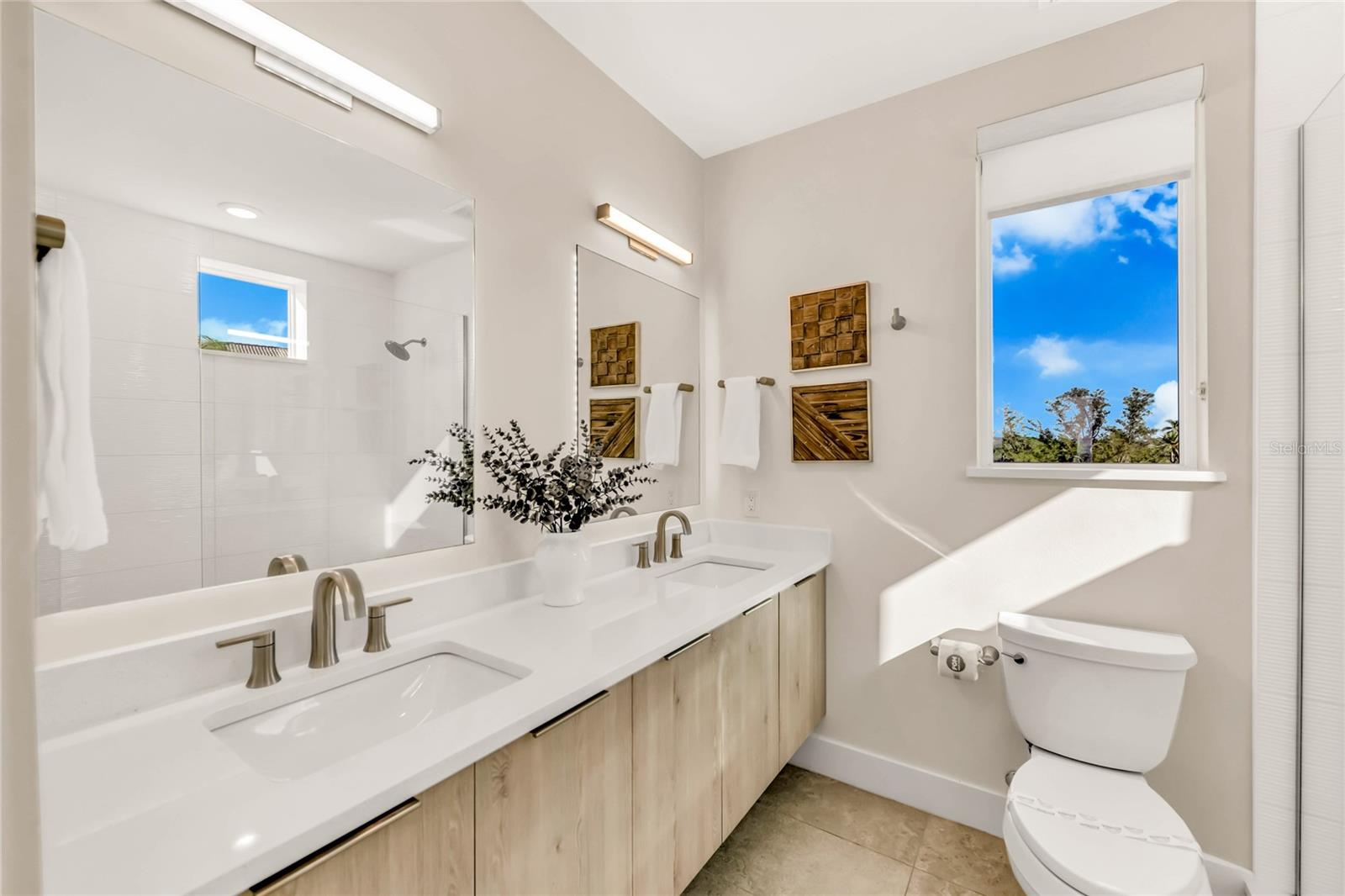 29 BEACH LAND CONDOMINIUM - Residential