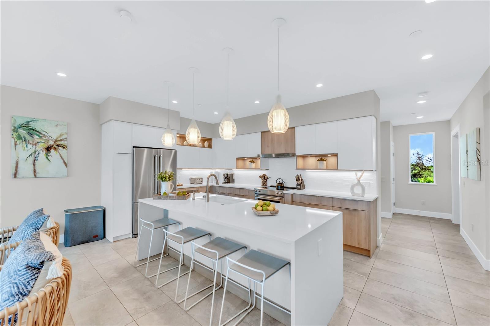 29 BEACH LAND CONDOMINIUM - Residential