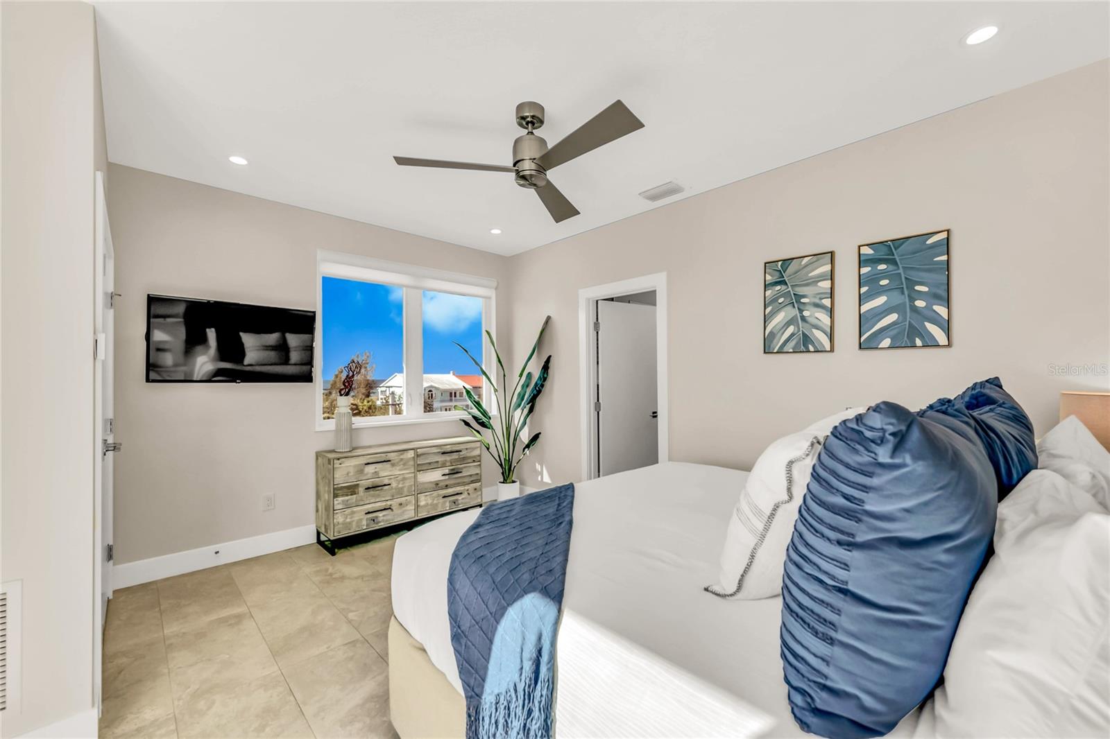 29 BEACH LAND CONDOMINIUM - Residential