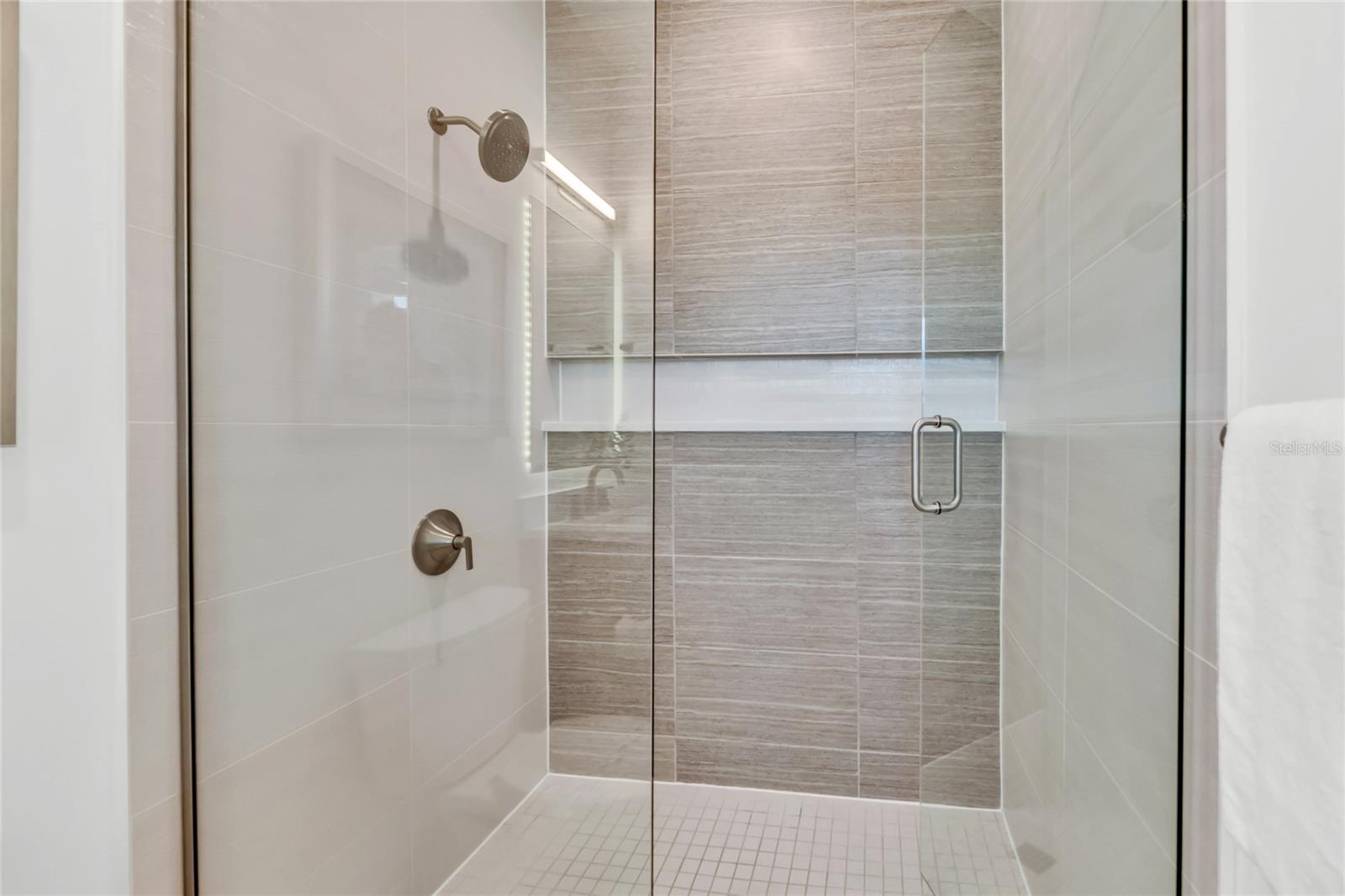 29 BEACH LAND CONDOMINIUM - Residential