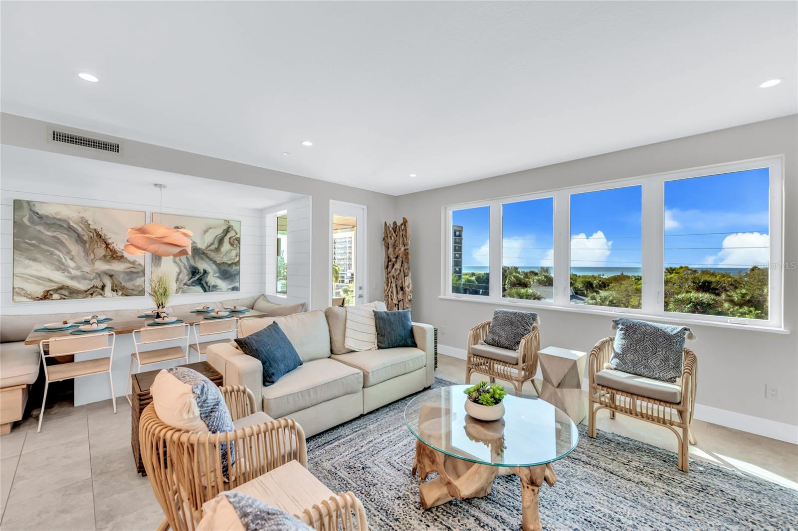 29 BEACH LAND CONDOMINIUM - Residential