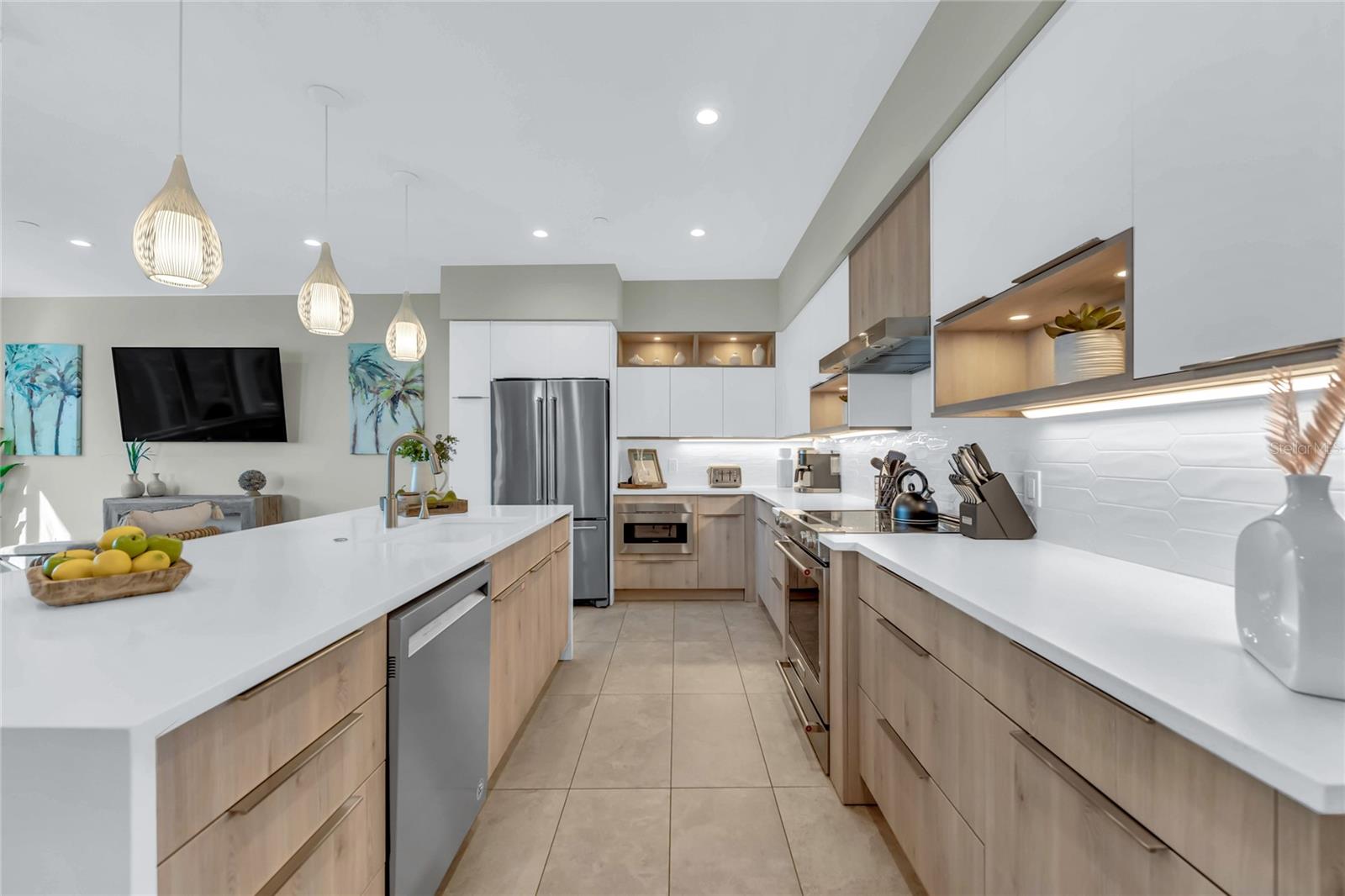 29 BEACH LAND CONDOMINIUM - Residential