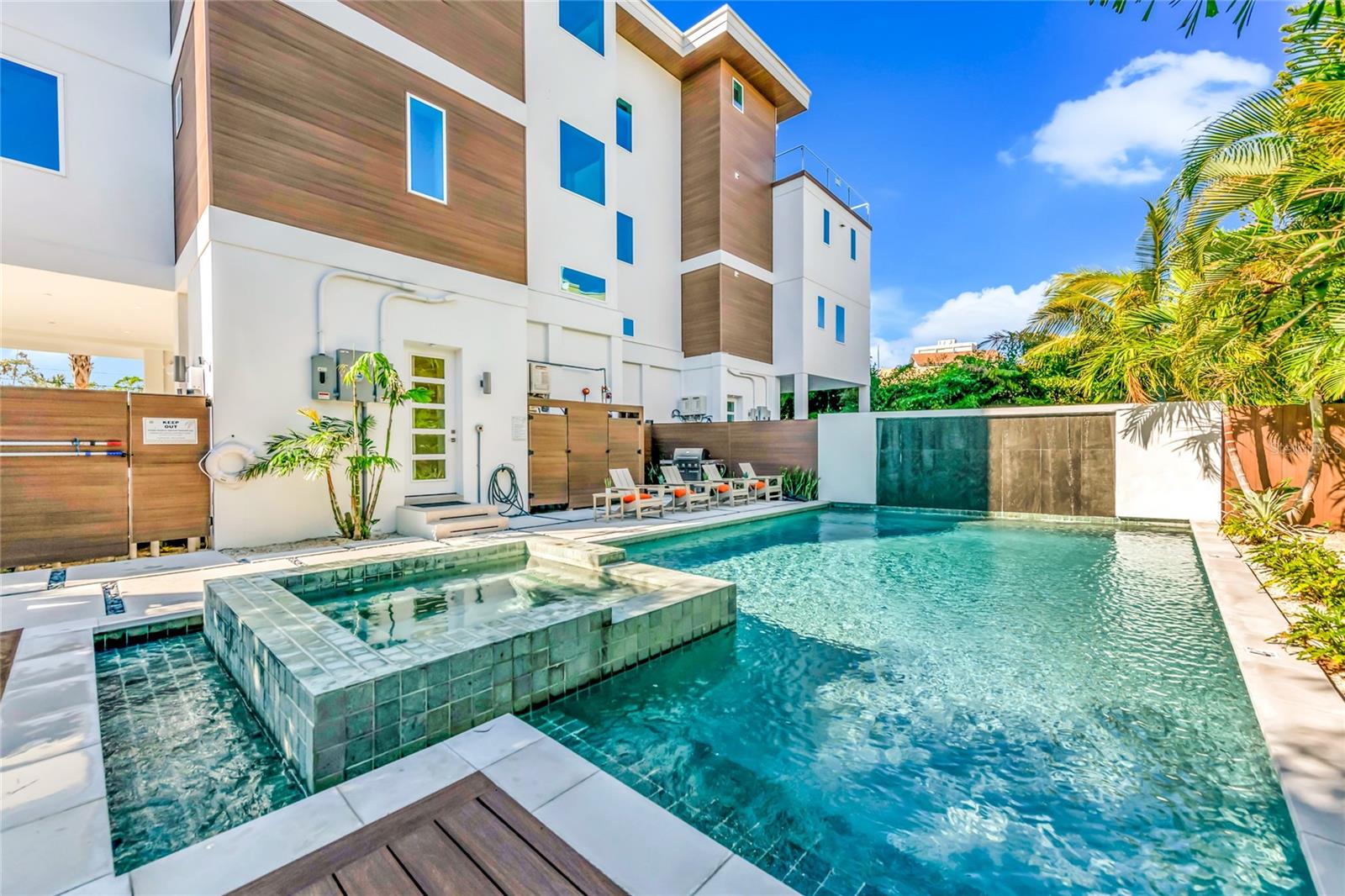 29 BEACH LAND CONDOMINIUM - Residential