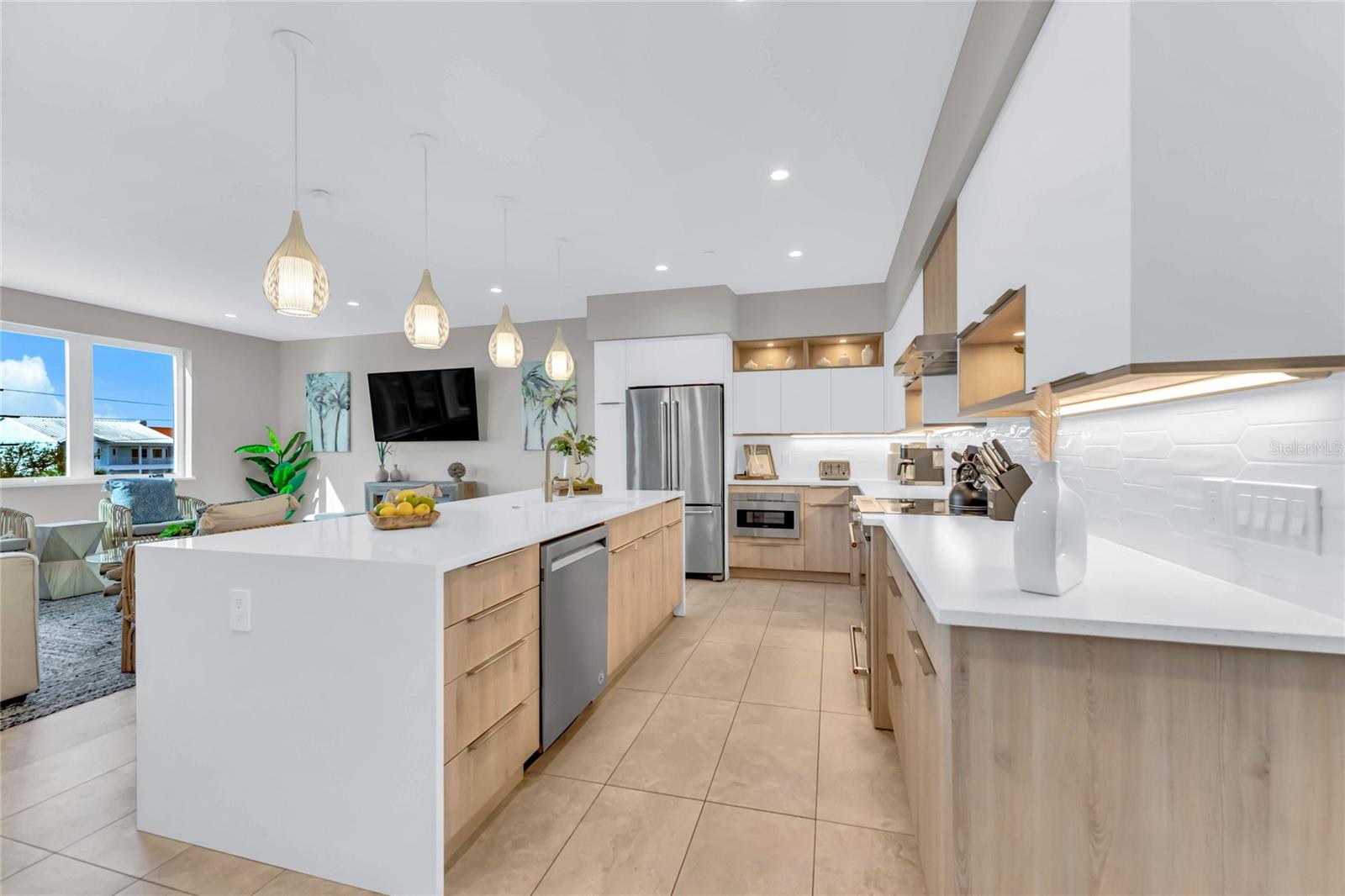 29 BEACH LAND CONDOMINIUM - Residential