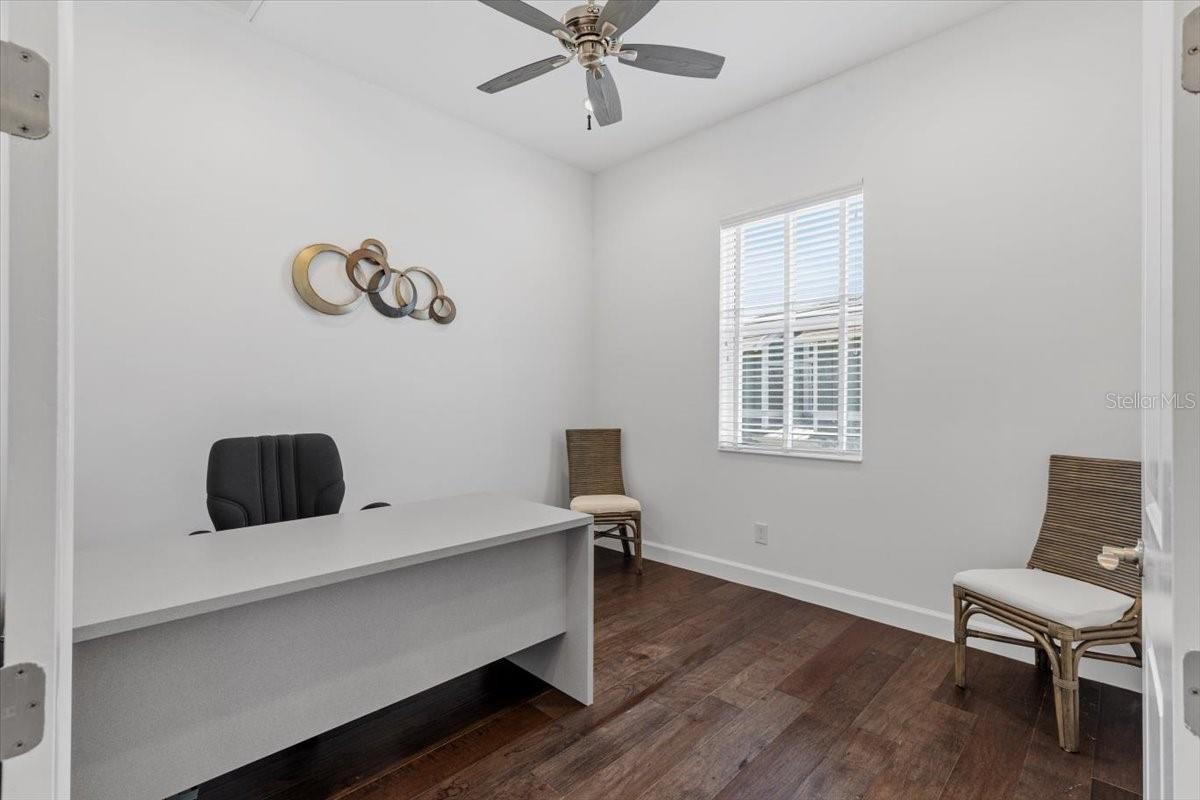 MANGROVE WALK ON HARBOUR ISLE PH 7 - Residential