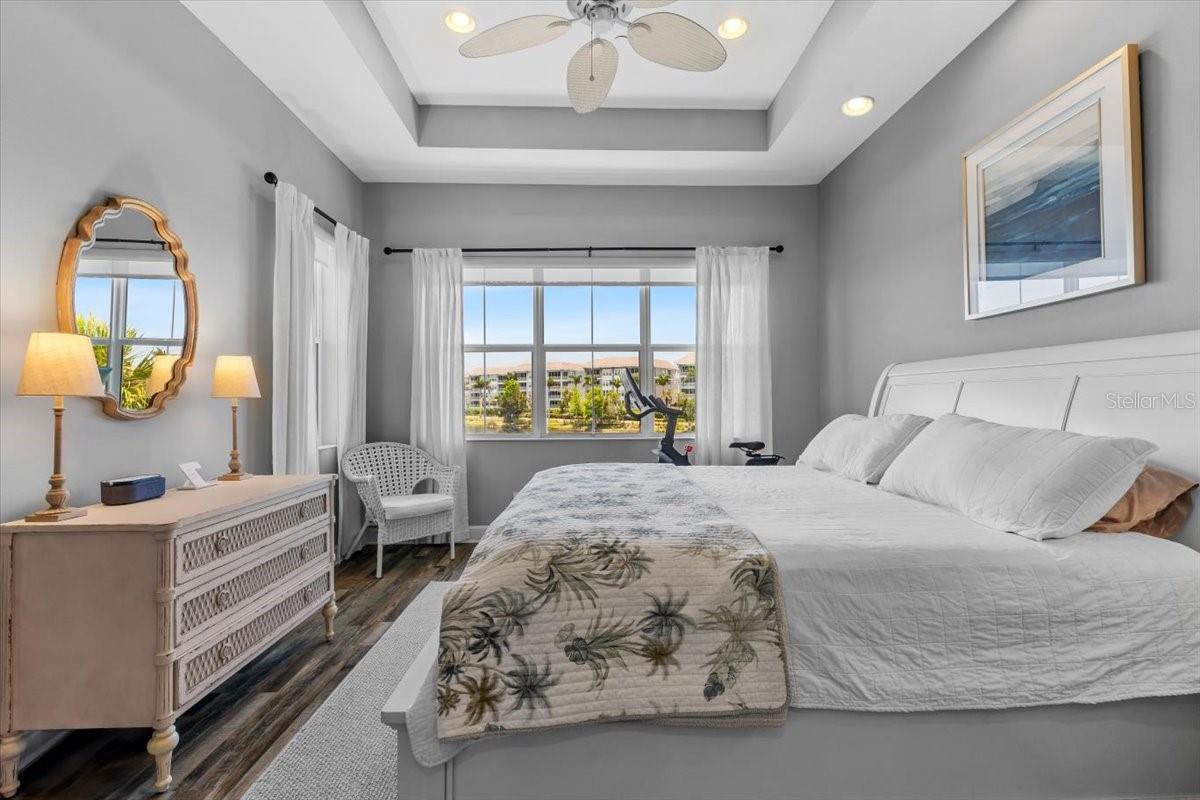 MANGROVE WALK ON HARBOUR ISLE PH 7 - Residential