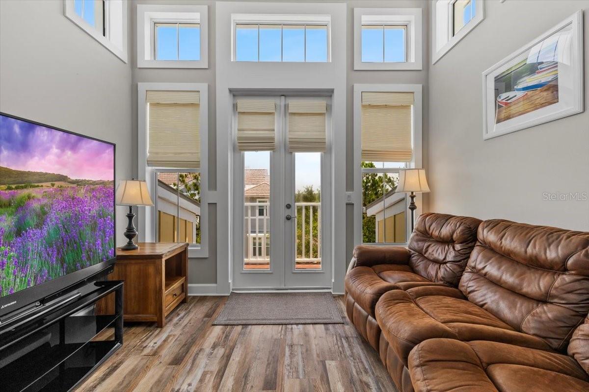 MANGROVE WALK ON HARBOUR ISLE PH 7 - Residential