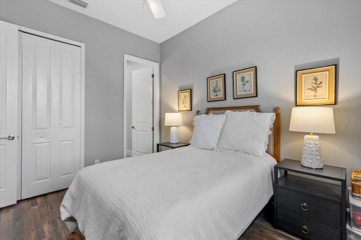 MANGROVE WALK ON HARBOUR ISLE PH 7 - Residential