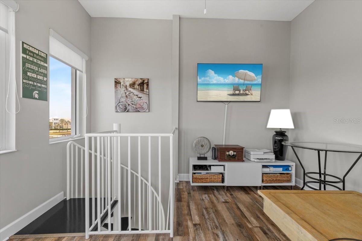 MANGROVE WALK ON HARBOUR ISLE PH 7 - Residential