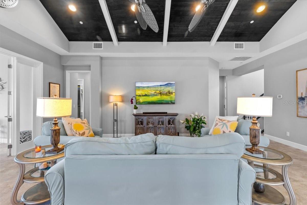 MANGROVE WALK ON HARBOUR ISLE PH 7 - Residential