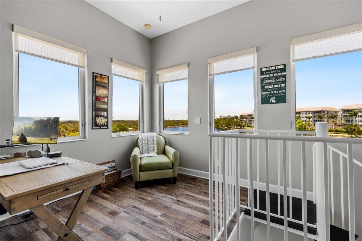 MANGROVE WALK ON HARBOUR ISLE PH 7 - Residential