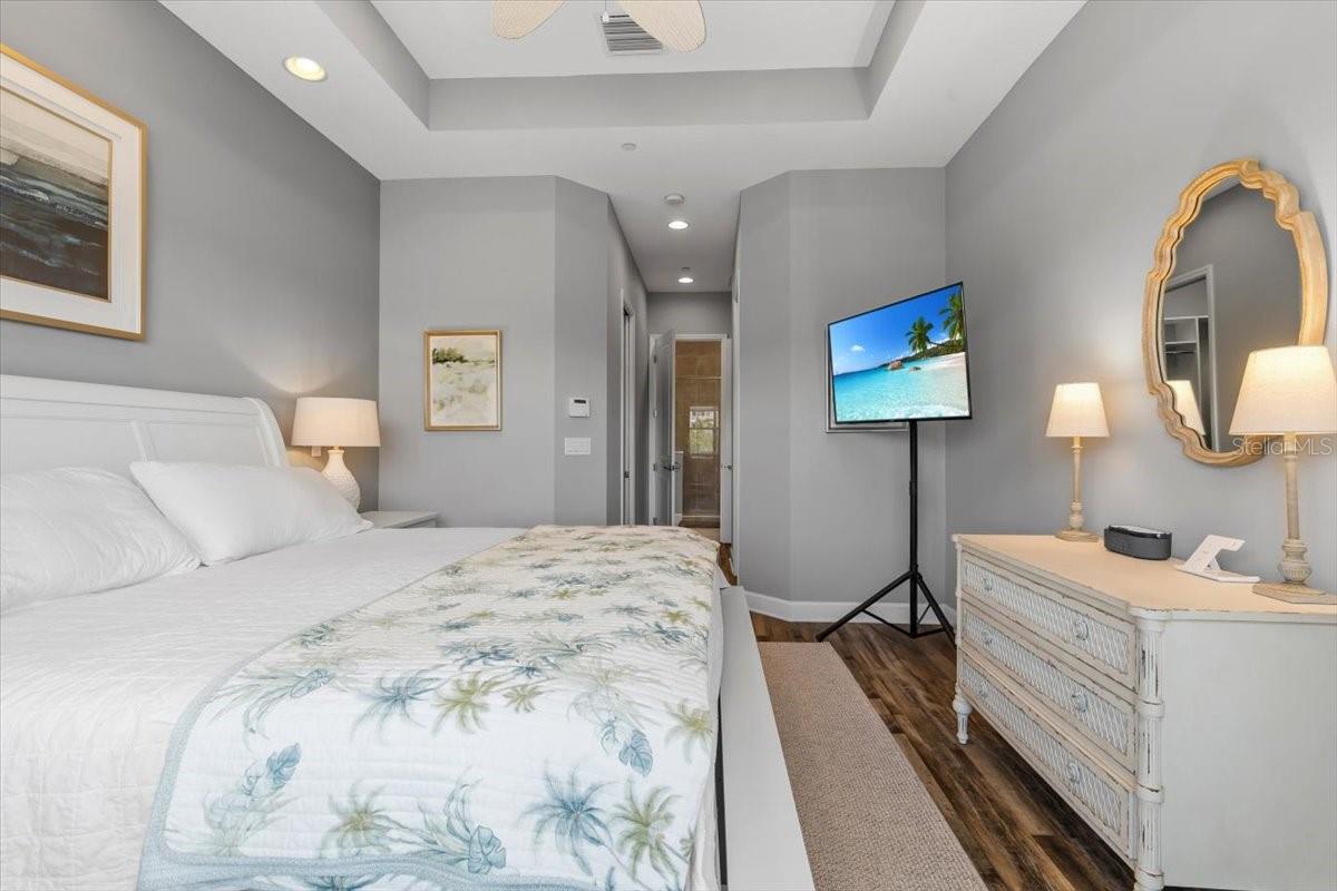 MANGROVE WALK ON HARBOUR ISLE PH 7 - Residential