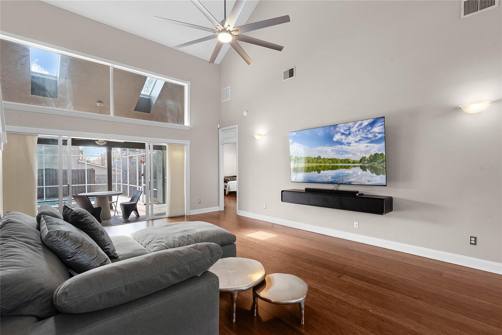 309 OAKWOOD COURT