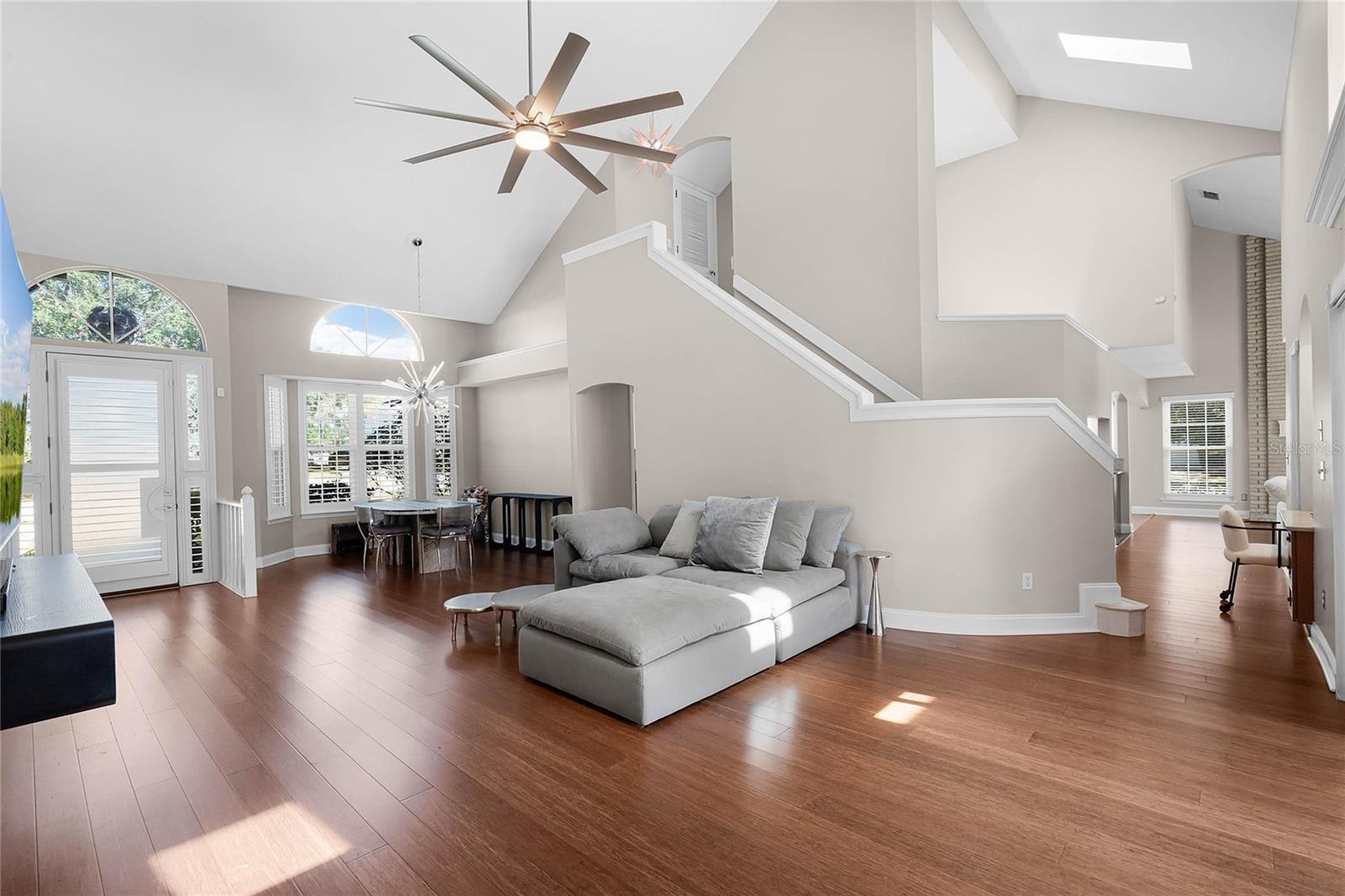 309 OAKWOOD COURT