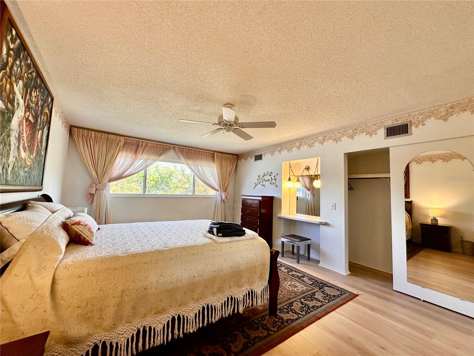 ON TOP OF THE WORLD - Residential Lease