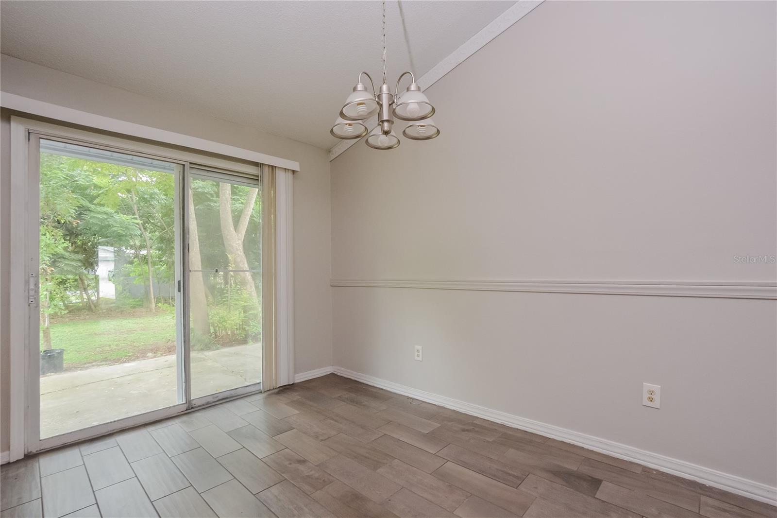 EUSTIS BRIARCLIFF SUB - Residential Lease