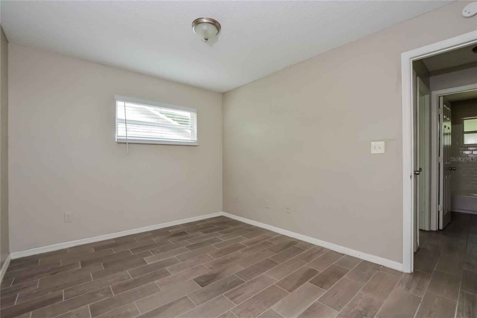 EUSTIS BRIARCLIFF SUB - Residential Lease