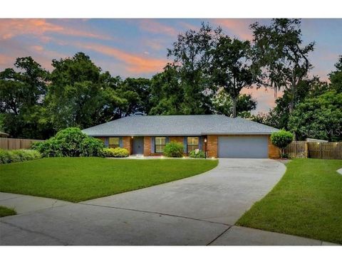 A home in VALRICO