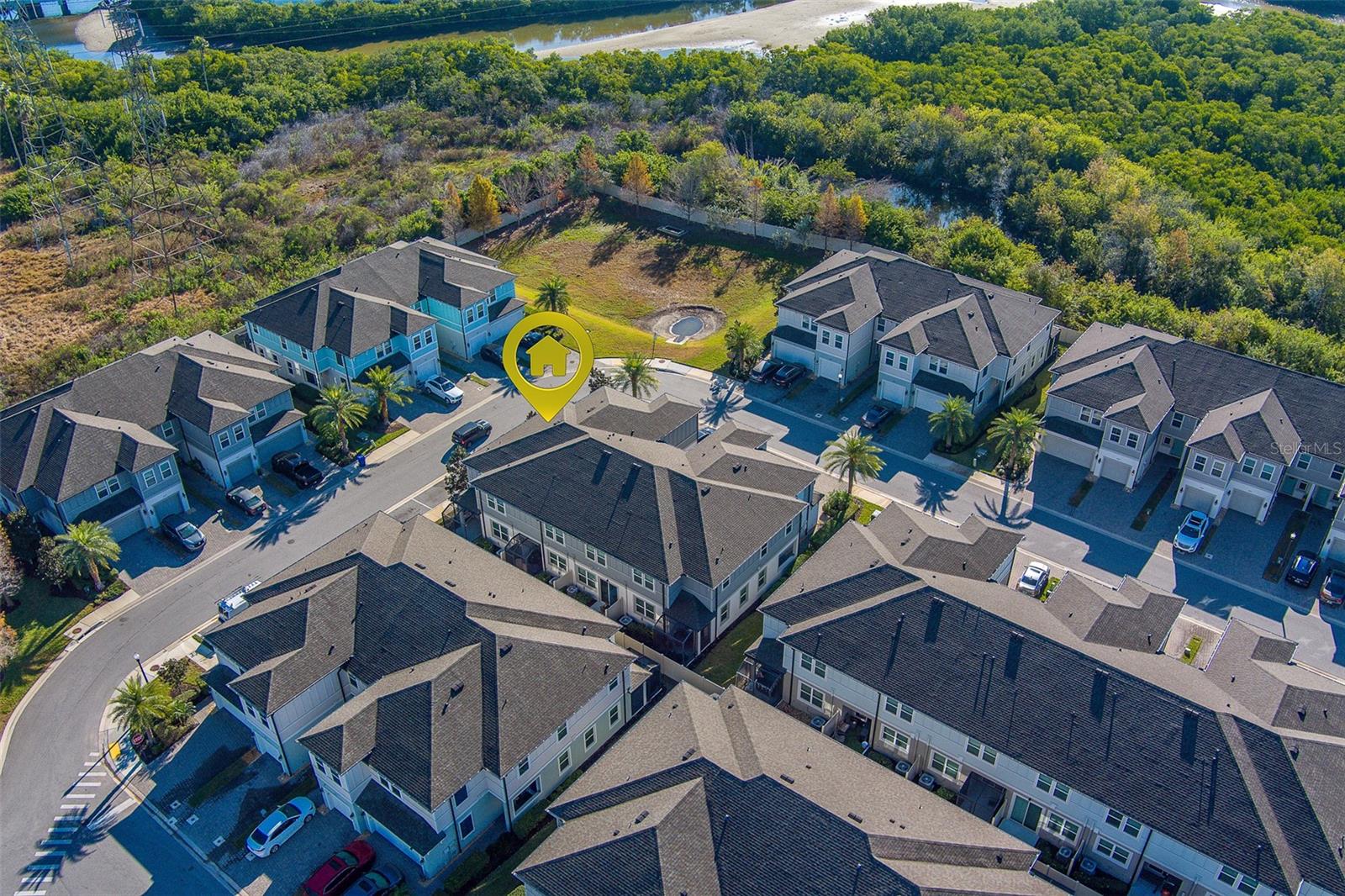 TOWNS AT BELLEAIR GROVE - Residential